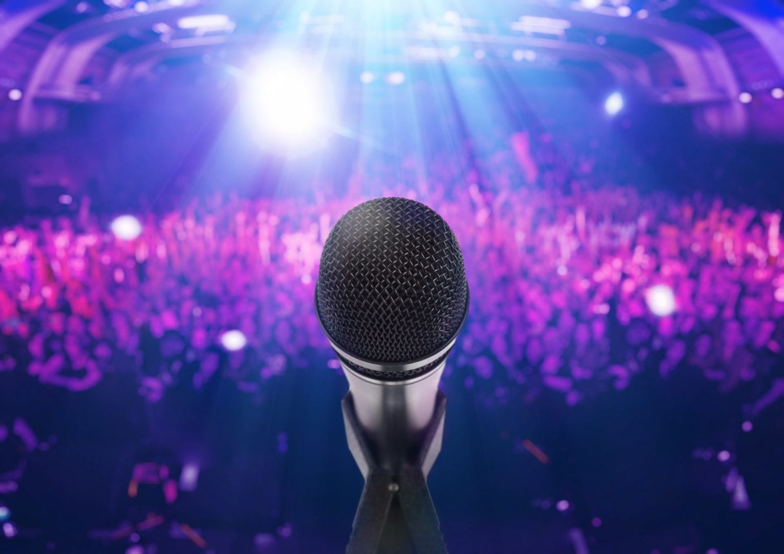 cropped-photodune-3940029-microphone-on-concert-stage-l